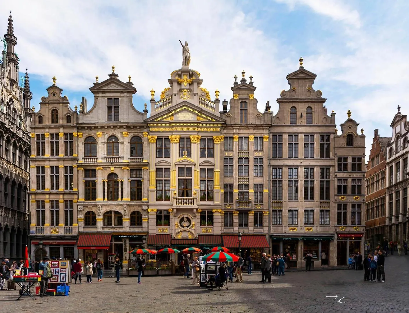 Appartement De Charme Au Coeur De Bruxelles!! contacts